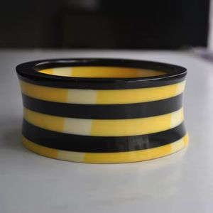 Bracelet tendance en résine ronde ondulation de l'eau rose rose Bracelet simple géométrique opaque scintillant brillant - Product Image 1