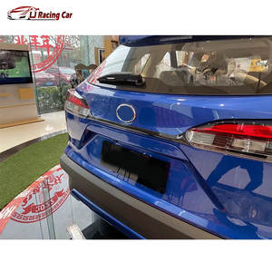 ABS Carbon Look Car Accessories Kits de carrocería Cubierta del panel de la puerta del <span class=keywords><strong>maletero</strong></span> trasero para <span class=keywords><strong>Toyota</strong></span> <span class=keywords><strong>Corolla</strong></span> <span class=keywords><strong>Cross</strong></span> X SUV XG10 2020-2025 - Product Image 6