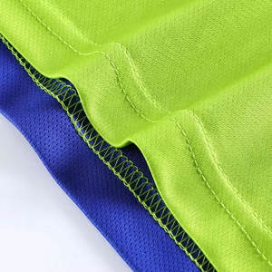 Maillot de football rétro personnalisé pour hommes Chemise de football d'entraînement personnalisable pour vêtements de sport - Product Image 4