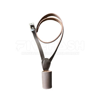 Porta Banderas de Cuero Diseñado para Brindar Resistencia y Elegancia, Ideal para el Transporte y Exhibición Segura de Banderas en Eventos - Product Image 2