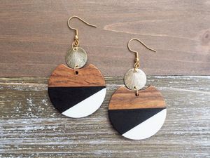 ต่างหูรูปหัวใจทำจากเรซินฟอยล์สีทองน้ำหนักเบาต่างหูทรงสี่เหลี่ยมทรงเรขาคณิตทำจากไม้ - Product Image 5