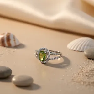 Anillo de cóctel ovalado Glam con peridoto, chapado en oro de 18 quilates, plata 925, joyería de compromiso para mujer, piedra de nacimiento de agosto, engaste pavé - Product Image 2