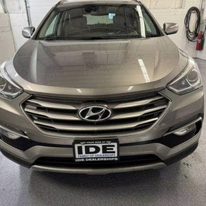 Used 2017 H yundai Santa - Product Image 1