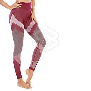 Top Premium Quality Custom Logo Mujeres Active Wear Yoga Leggings y Tops Fitness Yoga Set - Product Image 2