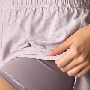 Pantalones cortos de Yoga de alta elasticidad para mujer con decoración de botones logotipo personalizado transpirable gimnasio correr Fitness deportes cortos - Product Image 5