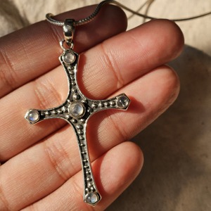 Elegante colgante de cruz de plata con piedra lunar, amuleto cristiano religioso único para el mejor regalo de Navidad - Product Image 6