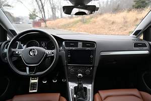 Volkswagen Golf Alltrack SEL 2019, Gasolina, Bajo Kilometraje - Product Image 5