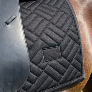 Cómoda almohadilla de sillín de caballo inglés al por mayor forro interior suave malla transpirable diseño duradero perfecto para ecuestre - Product Image 6