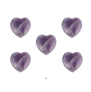 Fourniture en gros d'améthyste Mini Puffy Heart Stone sculptée pour la méditation ou l'équilibrage énergétique et les cadeaux Approvisionnement dans le monde entier - Product Image 1
