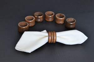 Accessoire élégant et contemporain en rond de serviette en bois, parfait pour les repas modernes et les banquets luxueux - Product Image 6