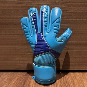 OEM Professional New Adult & Children Goalkeeper <b>Gloves</b> Thick <b>Latex</b> with Smooth Fingertips Breathable High Quality Soccer <b>Gloves</b> - Product Image 1