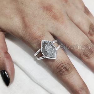 Bague pour femme en argent sterling 925 avec diamant Herkimer brut naturel, double bande torsadée, bijoux de Noël - Product Image 2