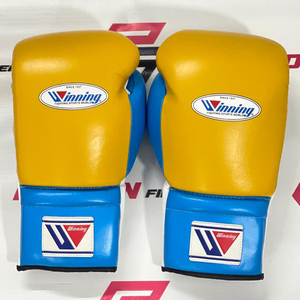 ถุงมือชกมวยหนังแท้ระดับมืออาชีพ สำหรับการแข่งขัน หลากสี แบบผูกเชือก รับผลิตตามแบบ OEM พร้อมสกรีนโลโก้ สำหรับศิลปะการต่อสู้ MMA - Product Image 1