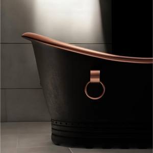 La textura artesanal de la bañera de cobre añade autenticidad y carácter a los baños de lujo, un accesorio de llegada espectacular. - Product Image 4