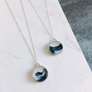 2024 gros créatif à la main ange bleu ciel nuages résine lumineux collier étanche pour les femmes - Product Image 6