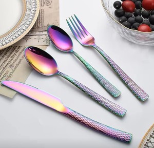 ช้อนส้อมโลหะทันสมัยคุณภาพสูงทำมือสีสันสดใสเคลือบกำหนดขนาดและรูปร่างสำหรับโต๊ะอาหารในร้านอาหารบ้านและคาเฟ่ - Product Image 4