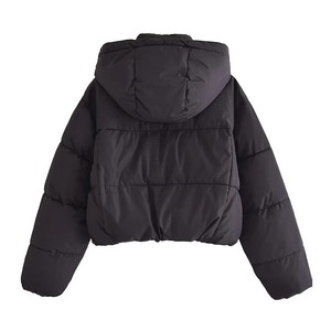 Nouvelle veste matelassée à capuche noire pour femmes Parka de neige rembourrée en coton respirant avec doublure en lin Techniques imprimées - Product Image 2