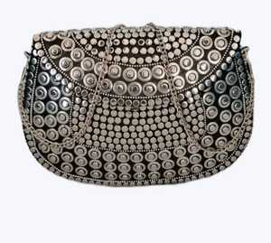 Meilleure vente de pochette en métal pour femme sac à main de luxe en métal avec clous et strass sacs faits à la main en argent cadeaux d'anniversaire de soirée - Product Image 3