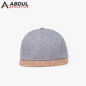 Casquette Snapback réglable à visière plate pour streetwear urbain et activités de plein air - Product Image 1