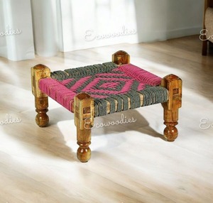 Tabouret de jardin extérieur au design moderne en bois massif durable en rotin et osier repose-pieds relax pouf mobilier écologique - Product Image 1