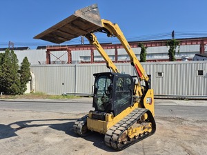 รถตักล้อยาง Cat 299D3 ขนาด 4 ตัน ยกได้สูง ขับขี่นุ่มนวล เหมาะสำหรับงานจัดสวนและเกษตรกรรม - Product Image 2