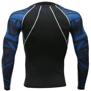 Rashguard pour homme confortable et à séchage rapide, Rashguard pour homme ajusté et athlétique, Rashguard pour homme respirant et léger - Product Image 3
