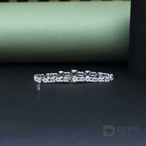 Pulsera de diamantes cultivados en laboratorio de 1.0CT con corte esmeralda en tono de Color púrpura Esmeralda en oro sólido de 14K con certificación IGI - Product Image 5