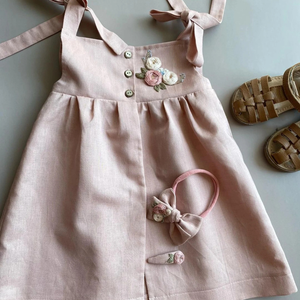 Robe brodée à la main en lin doux pour bébé fille Style décontracté pour le premier anniversaire des tout-petits OEM Made in Vietnam - Product Image 1