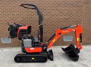 Mini-excavatrice Kubota U10-5 de type chenillé, rouge, capacité de la benne de 0,03 m³, rayon de braquage court - Product Image 3