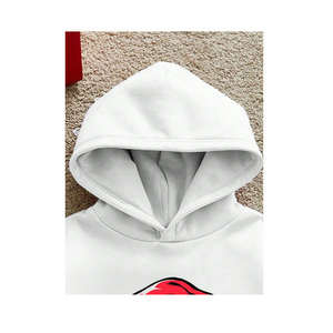 เสื้อฮู้ดกันหนาวลายซานต้าคริสต์มาสสำหรับผู้หญิง ผ้าฝ้าย 100%  โลโก้แบบกำหนดเอง ผลิตจากผ้าฟลีซ ผลิตในประเทศปากีสถาน - Product Image 4