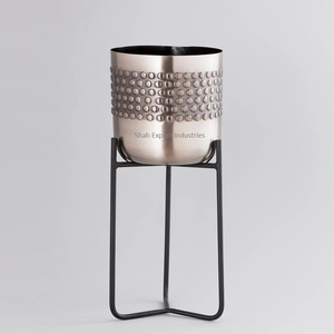 Jardinière de fleurs en métal aspect royal avec support noir Jardinières de sol rondes revêtues de poudre pour la maison et le jardin décoratifs - Product Image 2