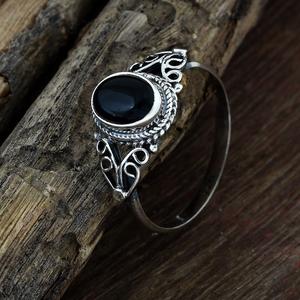 Bague en argent sterling 925K faite à la main élégante en onyx pour femmes bijoux de mariage minimalistes avec pierre précieuse ovale réglage de lunette classique - Product Image 2