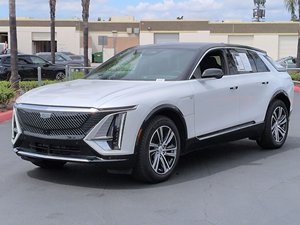 Cadillac LYRIQ 2025 d'occasion, propre, luxe, électrique, transmission intégrale - Product Image 3