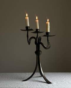 Candelabro artístico de metal de hierro forjado para decoración interior del hogar de estilo vintage y acogedor arreglo de cena con velas - Product Image 2