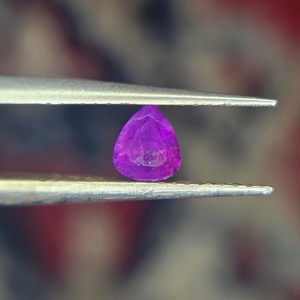 Gema de Rubí Púrpura Natural de Afganistán de 0.65 Quilates, Corte Pera Sin Tratar, con Cambio de Color para Joyería, Anillos, Venta al por Mayor, Piedra Suelta - Product Image 5