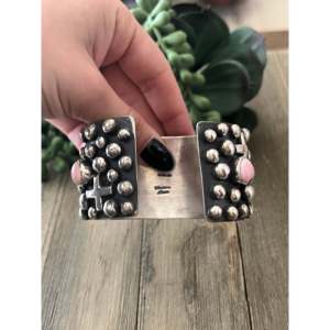 Fashion Cuff Bracelet-Chimney Butte Pink Conch <b>Shell</b> & Sterling Silver - Product Image 5