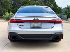 Voitures Audi RS 7 4.0T quattro AWD 4.0T quattro 4dr Sportback d'occasion de 2022 à vendre - Product Image 3