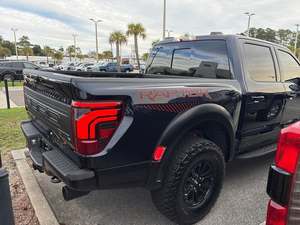 Ford F-150 Raptor SuperCrew 2024 USADO EN BUEN ESTADO, 4x4, Volante a la Izquierda, Asientos de Cuero Oscuro, Neumáticos R19, Techo Solar Automático - Product Image 4