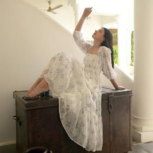 Robe de soirée indienne longue élégante en coton fait à la main, robe à imprimé floral, cadeau de mariée, robe de mode pour femme personnalisée, vêtements d'été - Product Image 3