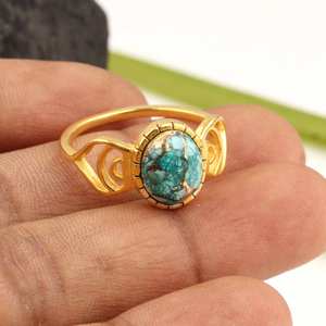 Bague en pierre précieuse de cuivre Chrysocolle naturelle 8x10mm de forme ovale en argent sterling 925 plaqué or 18 carats serti de lunette Vermeil éternité - Product Image 1