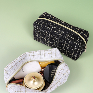 กระเป๋าเครื่องสำอางผ้าทวีดโพลีเอสเตอร์สุดหรู พร้อมซิป จุของได้เยอะ มีหูหิ้วนุ่ม สำหรับการเดินทาง - Product Image 4