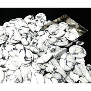 พลอยบัฟฟาโลเทอร์ควอยซ์สีขาวธรรมชาติ รูปทรงผสม ขัดเงาทั้งสองด้าน ทำด้วยมือ ขนาดคละแบบ รูปทรงคาโบชอง - Product Image 5