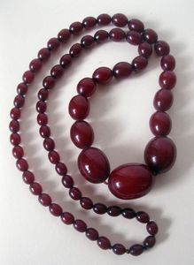 Collier fantaisie en résine de haute qualité avec étoiles, planètes et lunes, forme irrégulière, bijou artistique tendance pour femme - Product Image 6
