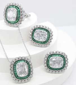 Ensemble de collier, boucles d'oreilles et bague en argent massif 925 avec zircone cubique de coupe émeraude classique de luxe pour fiançailles, mariage, fête, cadeau - Product Image 1