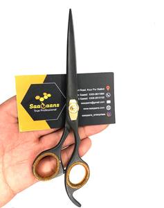 กรรไกรตัดผมหนวดสแตนเลสสีดำ5.5คมสำหรับมืออาชีพ - Product Image 1