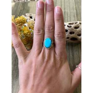 Bague statement en turquoise Kingman et argent sterling, fabrication artisanale Navajo, taille 8, pour un usage quotidien - Product Image 2