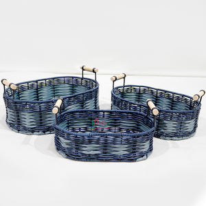 Panier en plastique tissé à la main écologique avec poignées en bois, bleu marine, artisanat rustique, rangement pour la cuisine - Product Image 1