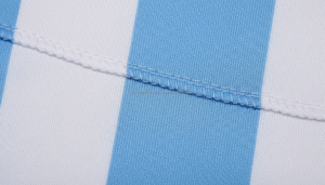 Uniformes de football pour hommes de haute qualité avec logo personnalisé, 100% polyester, séchage rapide, respirant, col en V, dernier design, ensembles de football - Product Image 3