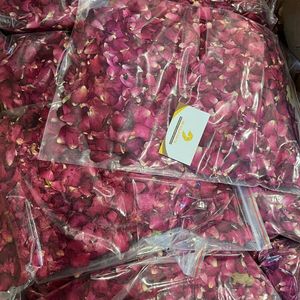 กลีบกุหลาบแห้งธรรมชาติ วัตถุดิบดอกไม้แบบหลวม ใช้สำหรับตกแต่งขนมหวาน ผสมเครื่องดื่ม และตกแต่ง จากประเทศเวียดนาม - Product Image 2