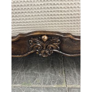 Lit à cadre durable personnalisable en bois de mahogany massif sculpté à la main de style baroque européen - Product Image 6